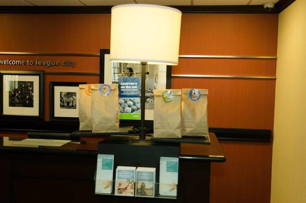 Hampton Inn & Suites Houston/League City Dalaman gambar